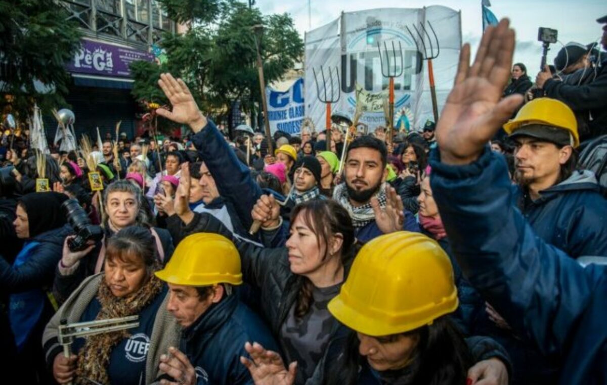 De San Cayetano a Plaza de Mayo por la crisis social y laboral del gobierno de Milei