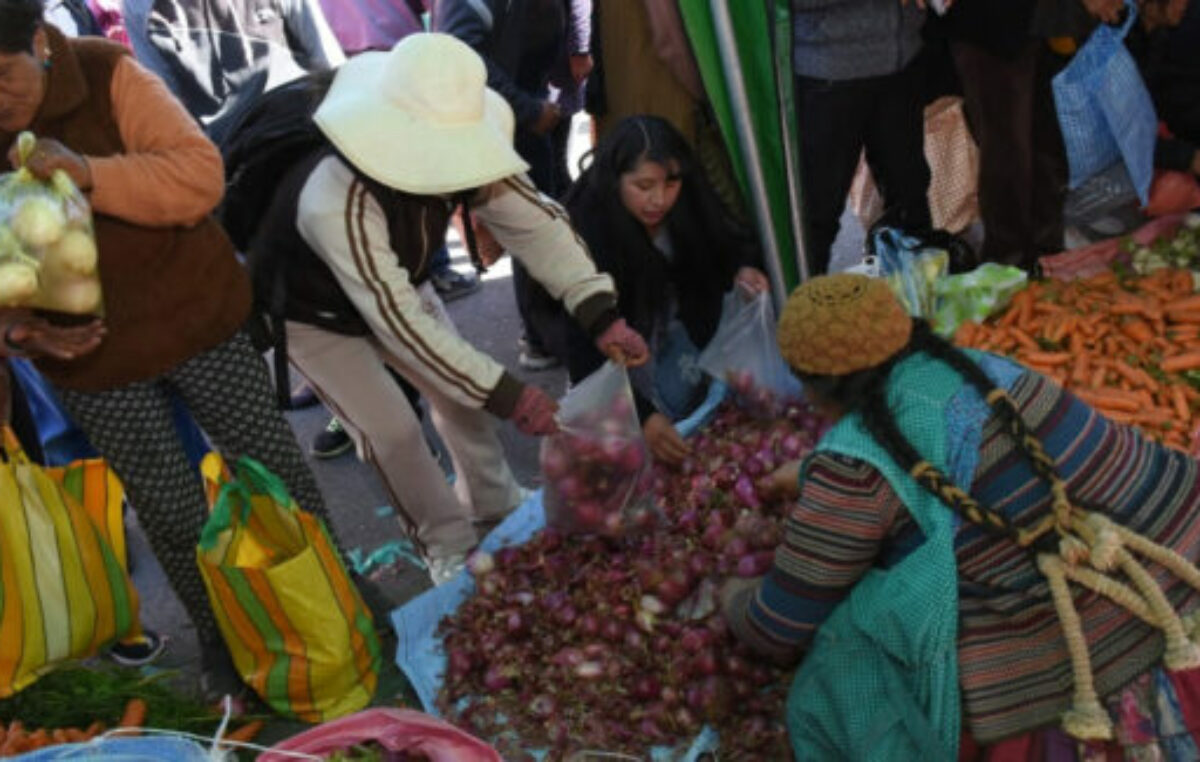 Ferias bolivianas «Del campo a la olla» mueven más de 250 toneladas de alimentos