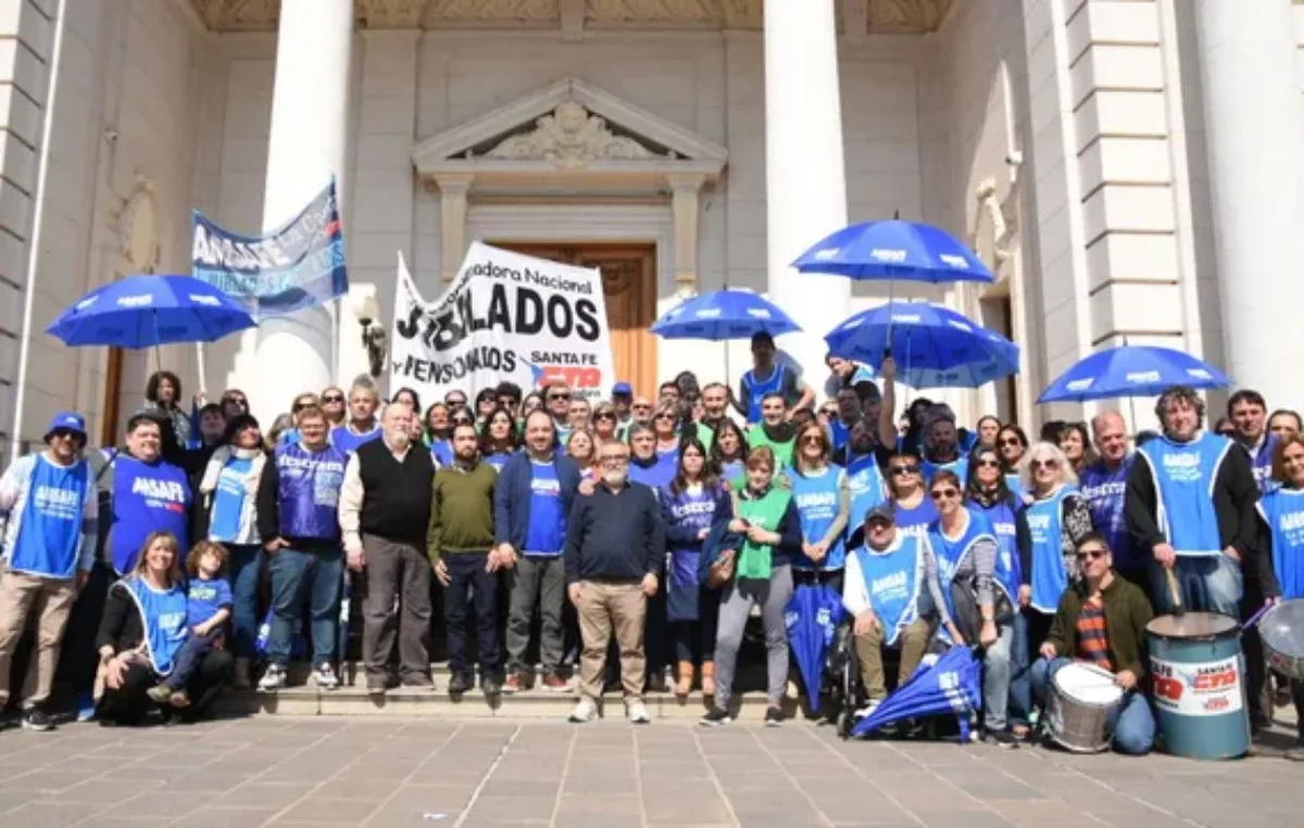 Fuerte rechazo de docentes y municipales a la reforma jubilatoria en Santa Fe: anticipan marchas y no descartan paros