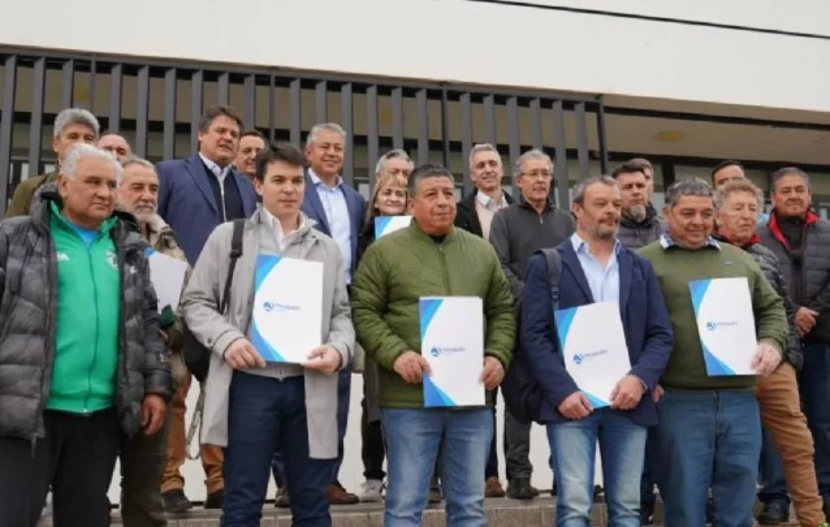 El intendente y el gobernador de Neuquén, unidos para subsidiar la tarifa de luz a 14 clubes de barrio de la ciudad