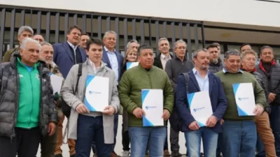 El intendente y el gobernador de Neuquén, unidos para subsidiar la tarifa de luz a 14 clubes de barrio de la ciudad