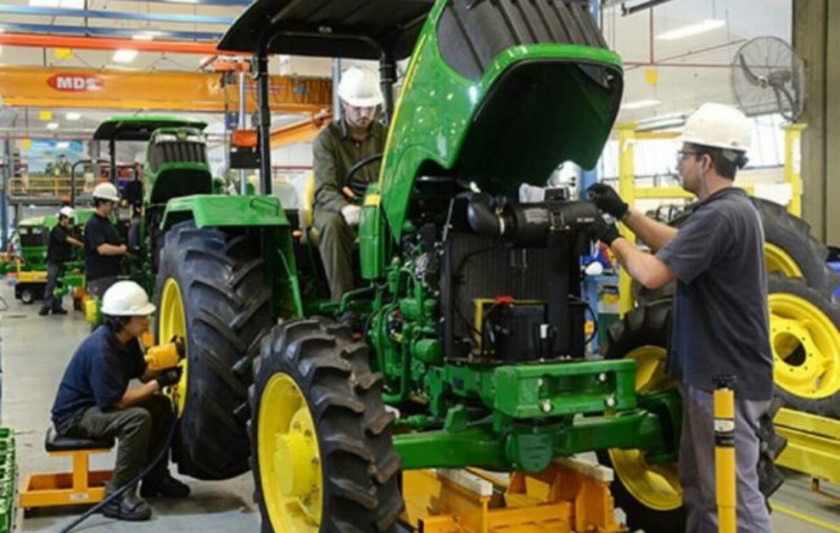 Crisis salarial y despidos en la multinacional John Deere de Granadero Baigorria