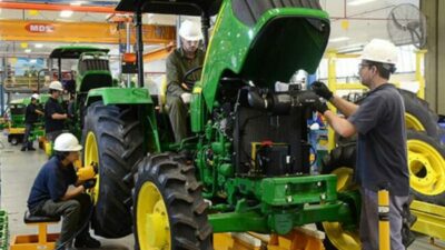 Crisis salarial y despidos en la multinacional John Deere de Granadero Baigorria