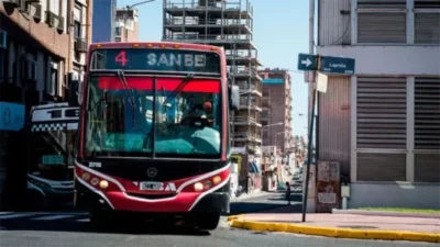 Colectivos en Paraná: analizan otorgar los subsidios a los usuarios y no a las empresas