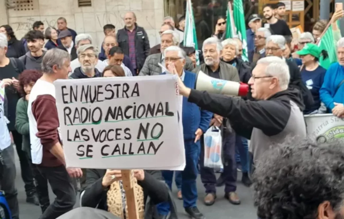 Córdoba: Durante el abrazo a Radio Nacional, el Gobierno levantó el programa «Bajo el mismo sol»