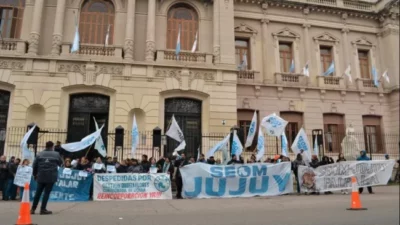 Jujuy: Trabajadores municipales califican como «burla» el aumento del 4%