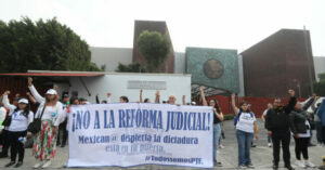 México: bloquean el acceso al Congreso para impedir la votación de la reforma judicial