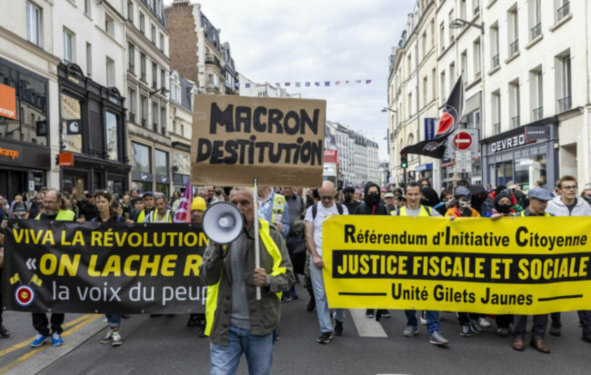 Francia: Macron nombra gabinete en medio de protestas