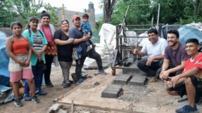 De basura a belleza: dos historias de resiliencia humana atravesadas por el reciclaje de desechos plásticos