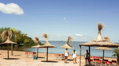 Pueblo Belgrano, Entre Ríos te sorprenderá con sus playas, senderos, bodegas y aguas termales