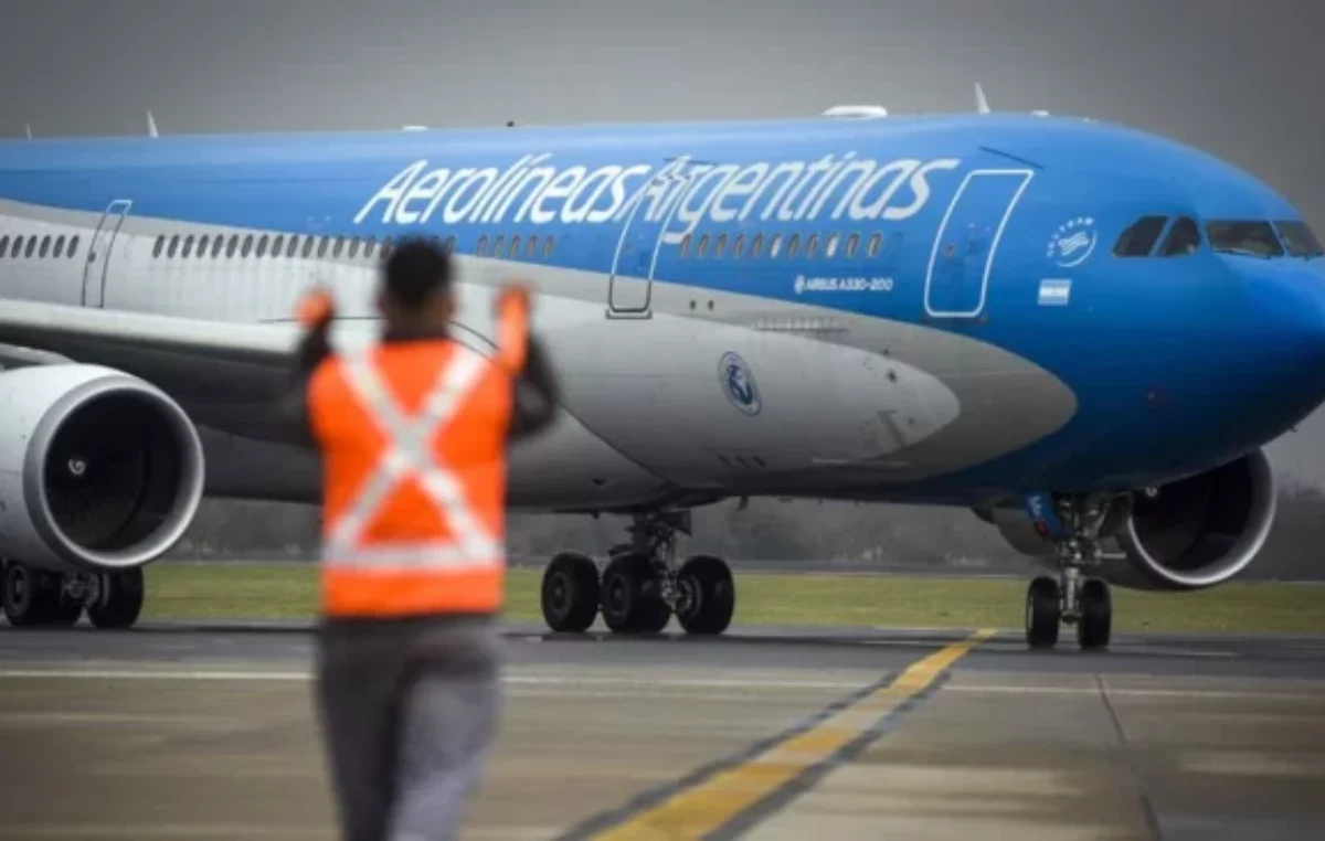 Desguace y destrucción: cómo funcionó Aerolíneas Argentinas cuando fue privatizada en los ’90