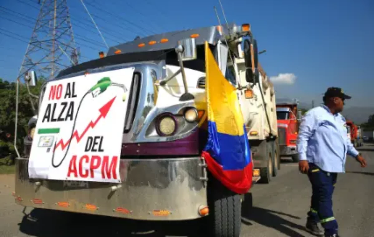 Protestas por el precio del diésel congestionan una decena de rutas en Colombia