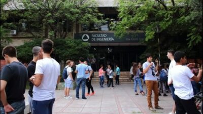 La clase media resigna en educación universitaria