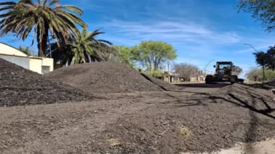 Huinca recicla restos del fresado de ruta 35 para arreglar calles