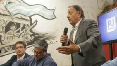 Ricardo Quintela visitó Santa Fe para llevar un mensaje de unidad y federalismo con miras a las elecciones del PJ