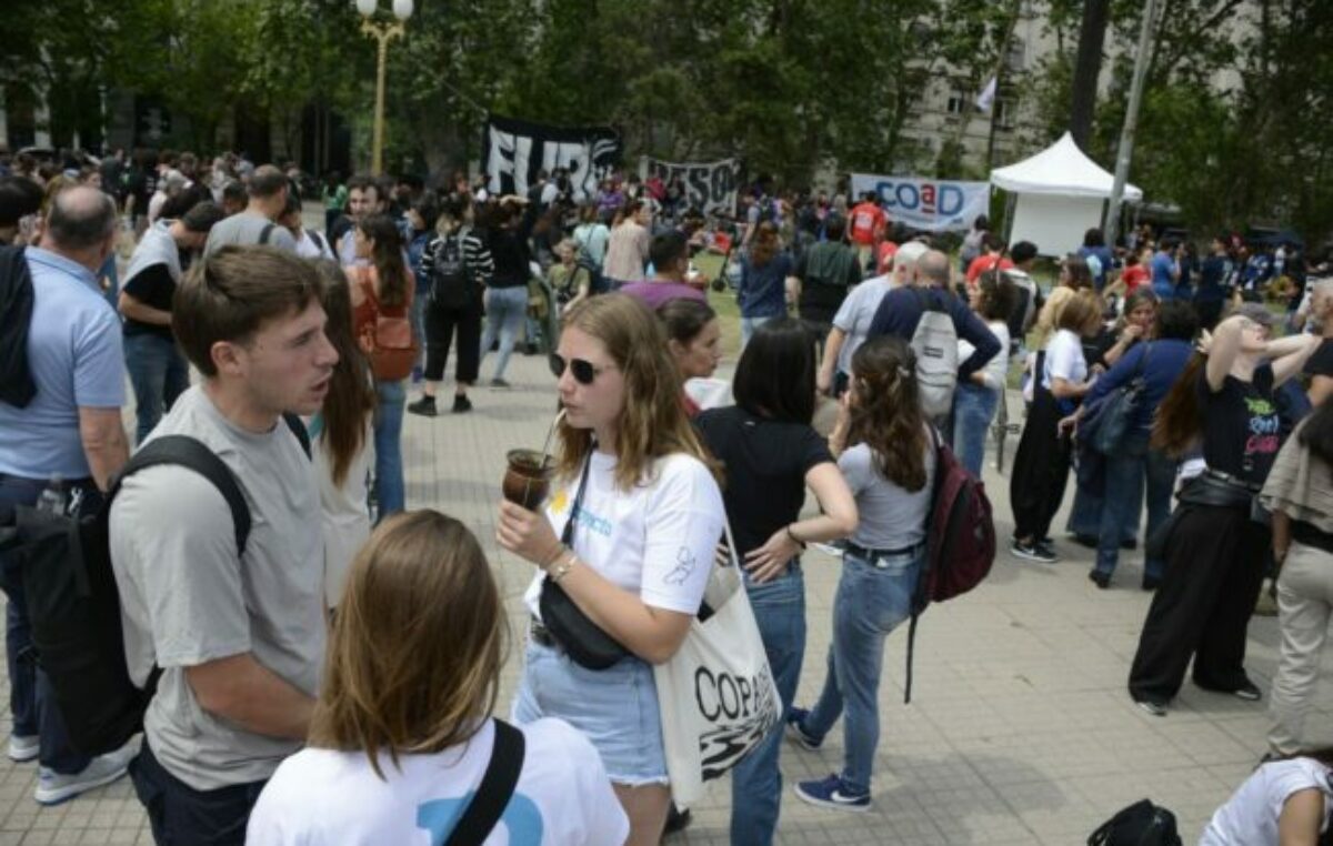 La ratificación del veto presidencial disparo un paro en todas las universidades del país