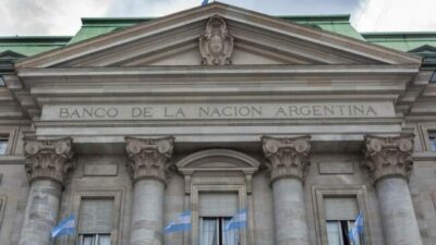 Caputo advirtió que cerrarán sucursales del Banco Nación en municipios que suban tasas municipales