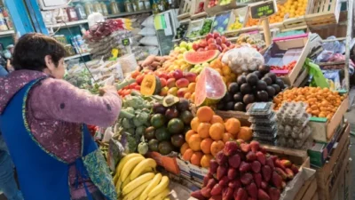 Por la falta de efectivo, cayeron las ventas en las ferias de frutas y verduras de Mendoza