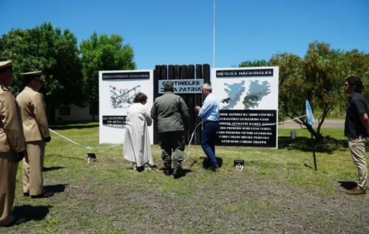 Inauguran en Colón un monumento homenaje a Malvinas y a los caídos en cumplimiento del deber