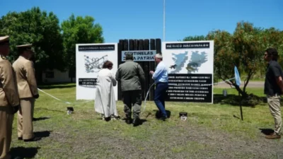 Inauguran en Colón un monumento homenaje a Malvinas y a los caídos en cumplimiento del deber