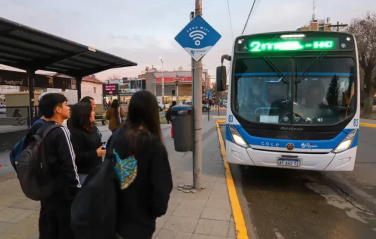 El intendente de Neuquén ratificó que mantiene el boleto estudiantil gratuito pese al retiro de fondos de Nación