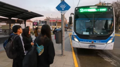 El intendente de Neuquén ratificó que mantiene el boleto estudiantil gratuito pese al retiro de fondos de Nación