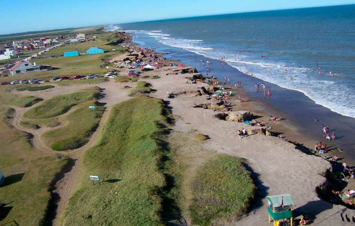 El silencioso pueblito de 3 mil habitantes, con una hermosa playa, a media hora de Mar del Plata