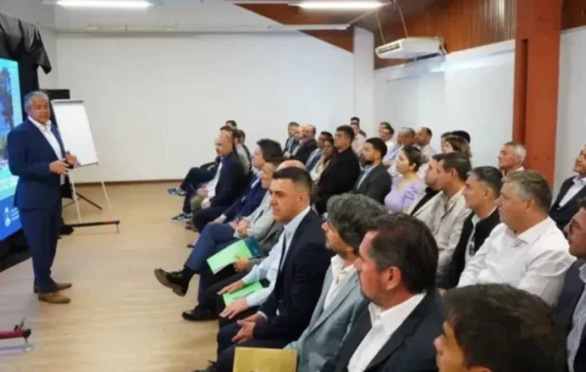 El gobernador de Neuquén reunió a los intendentes para adelantarles el Presupuesto 2025