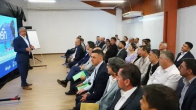 El gobernador de Neuquén reunió a los intendentes para adelantarles el Presupuesto 2025