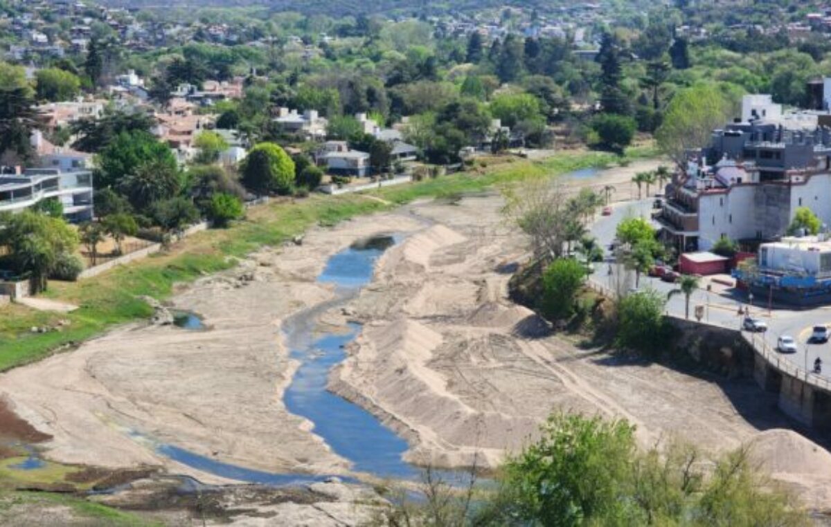 Crisis hídrica en Carlos Paz: bajo alerta roja aumentan las restricciones