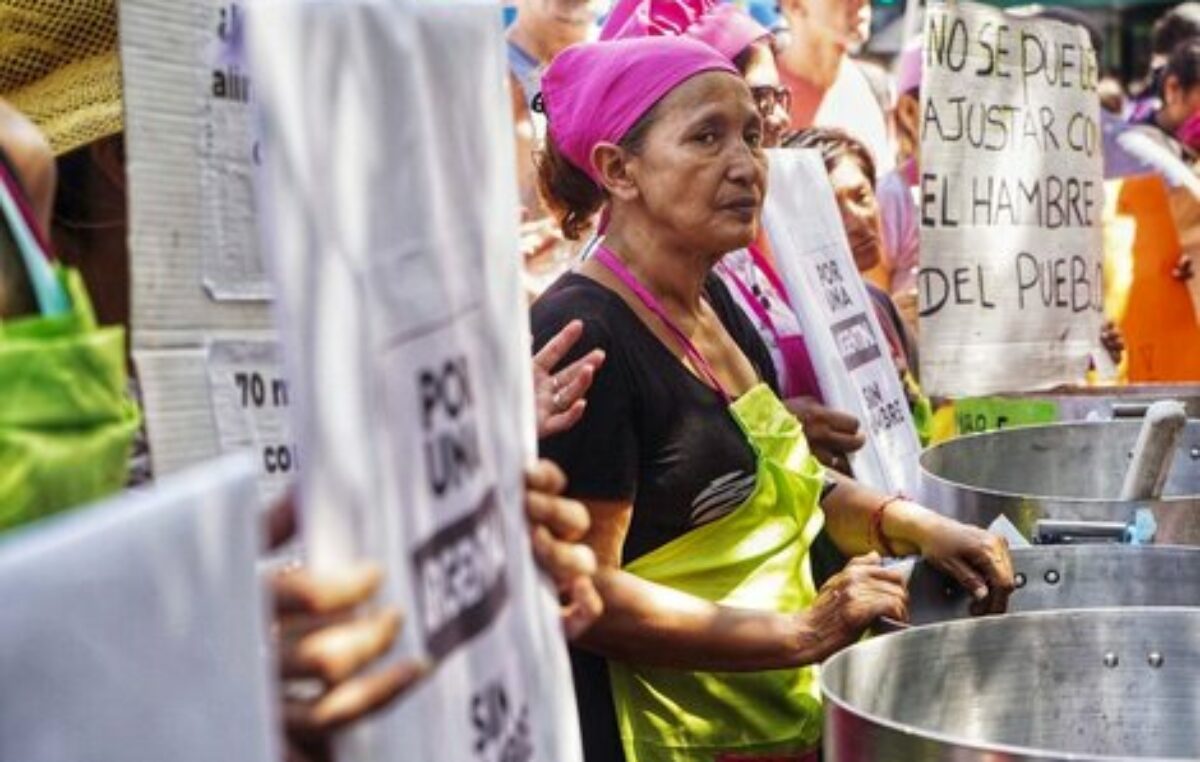 Histórica caída del poder adquisitivo en Argentina: bajó a niveles que no se veían desde el 2001