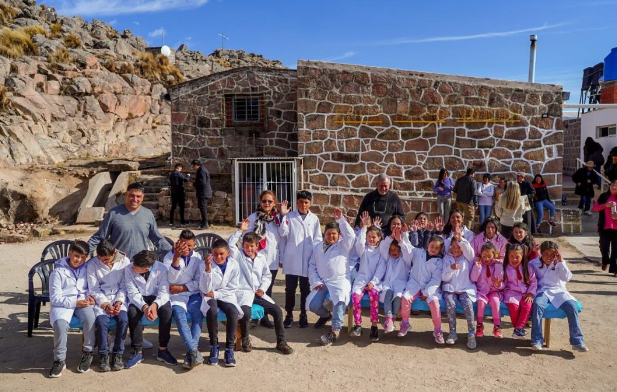 Córdoba ya tiene las antenas de Starlink para dotar de conectividad a escuelas rurales