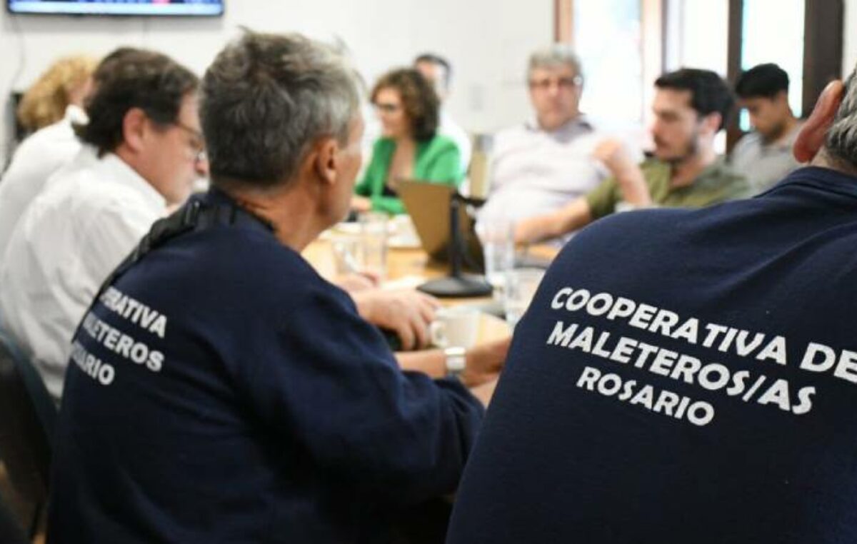 La Cooperativa de Maleteros de la Terminal de Ómnibus pide aumento: «Queremos empezar a ser trabajadores como corresponde»