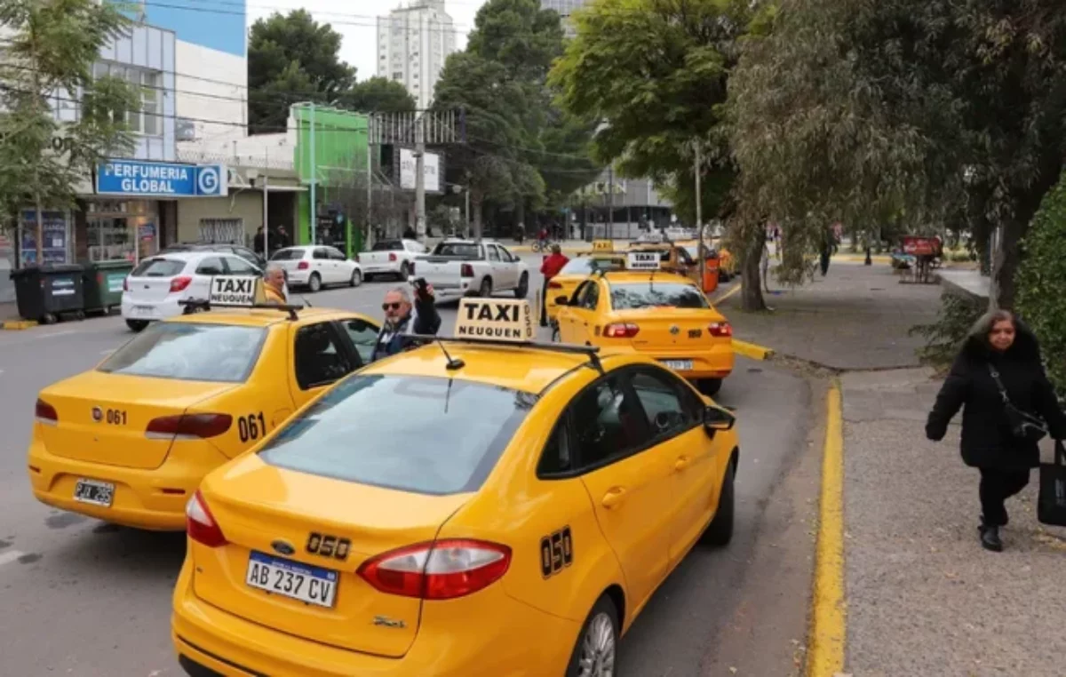 La crisis golpea a los taxis neuquinos: cayó la demanda entre un 40 y 50 por ciento