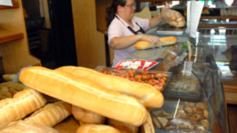 Las ventas en las panaderías de Mendoza cayeron entre el 30% y 40%, según empresarios del sector