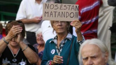 En Argentina uno de cada tres jubilados es pobre según un informe de la UCA