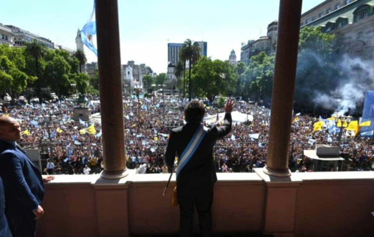 Desde que asumió Milei, crecieron un 64,2% los pedidos de residencia de argentinos en Uruguay