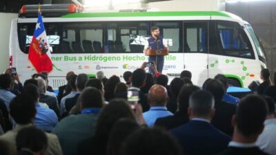 Presentan en Chile el primer autobús a hidrógeno fabricado en el país