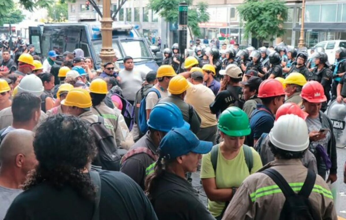 Arelovich: «La caída del empleo va a tener un impacto acumulado muy fuerte»