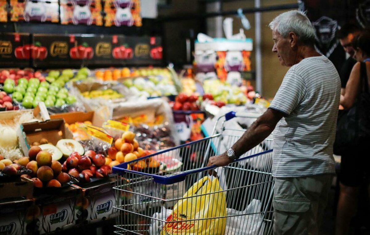 El 57,9% de las familias cordobesas no pudo acceder a los alimentos básicos en noviembre