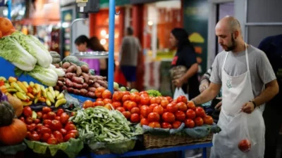 Los precios de los alimentos se duplicaron y una familia cordobesa necesitó más de $ 400.000 por mes