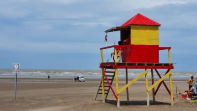 El pueblo de menos 10 habitantes con una de las playas más calmas y extensas del país