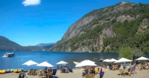 Esta playa argentina tiene arenas blancas y aguas color Caribe: imperdible visita