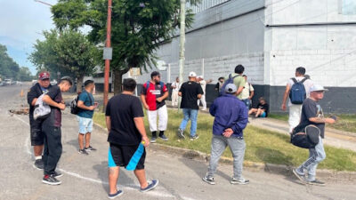 Conflicto gremial: denuncian más de 70 despidos en frigorífico de Villa Gobernador Gálvez