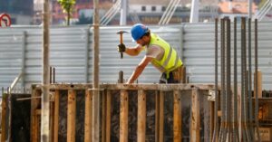 Santa Fe duplicó la cantidad de empleados que necesitan trabajar más horas para sobrevivir 