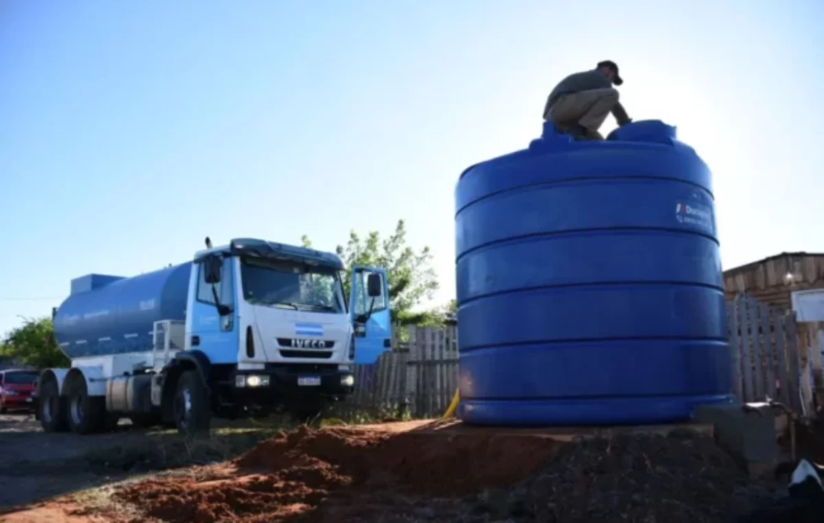 Plan de contingencia hídrica en Concordia: comenzó la instalación de tanques de 10.000 litros