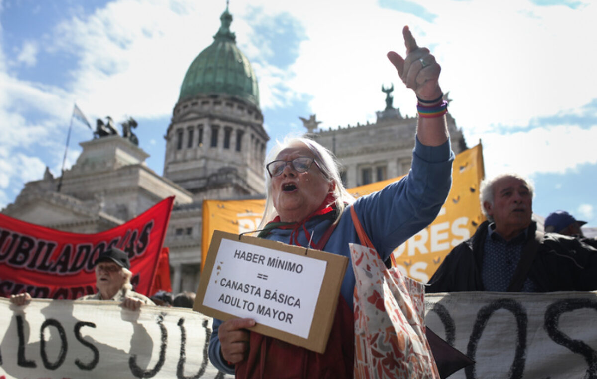 La represión, los jubilados y la peor crisis de Milei