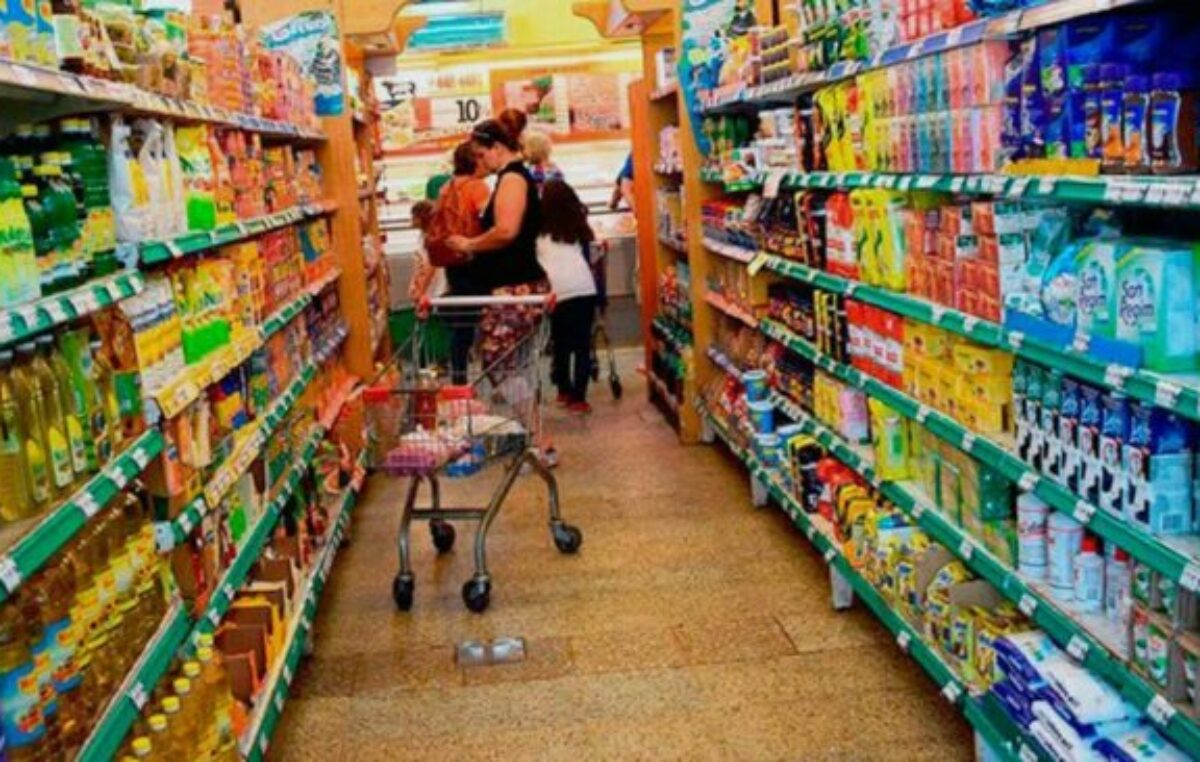 Para el 65,8% de la población, la devaluación del peso generó una suba en los precios de todos los rubros