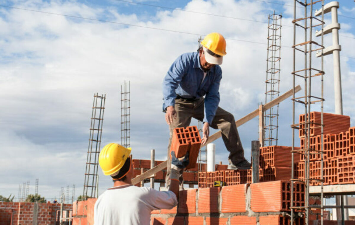Empleo privado: la construcción es el sector más castigado por el ajuste