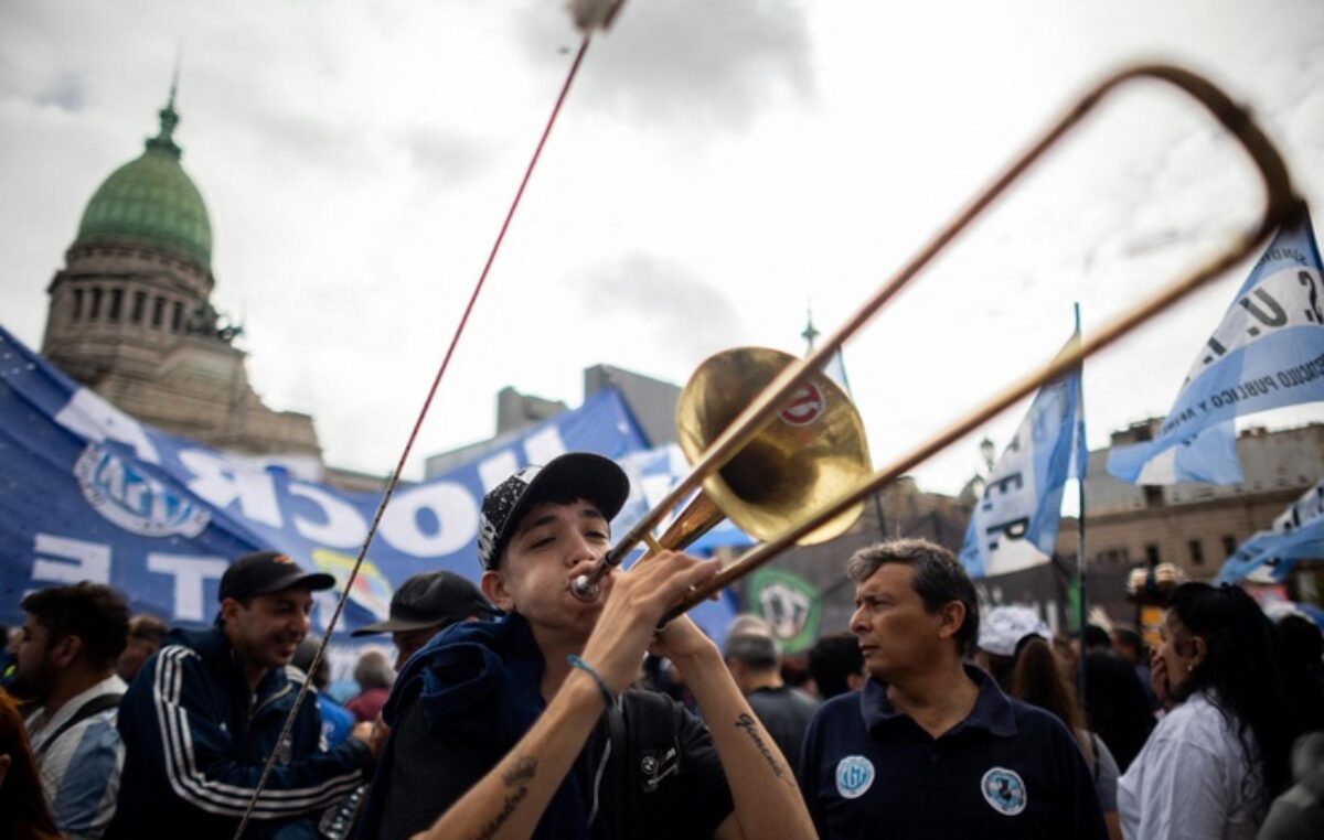 Quine quiere oir que oiga: Se realiza el tercer paro general contra las políticas de ajuste del gobierno de Milei